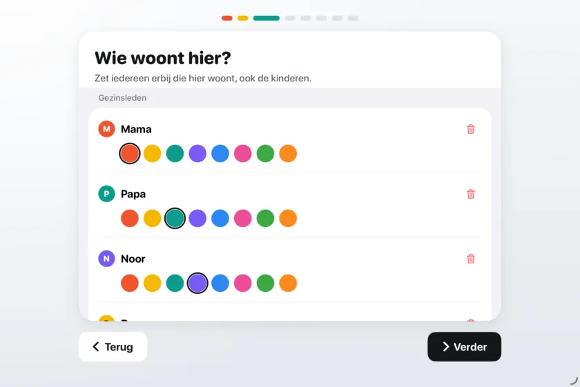 Het scherm Wie woont hier? met Mama, Papa en Noor, elk met een eigen kleur.
